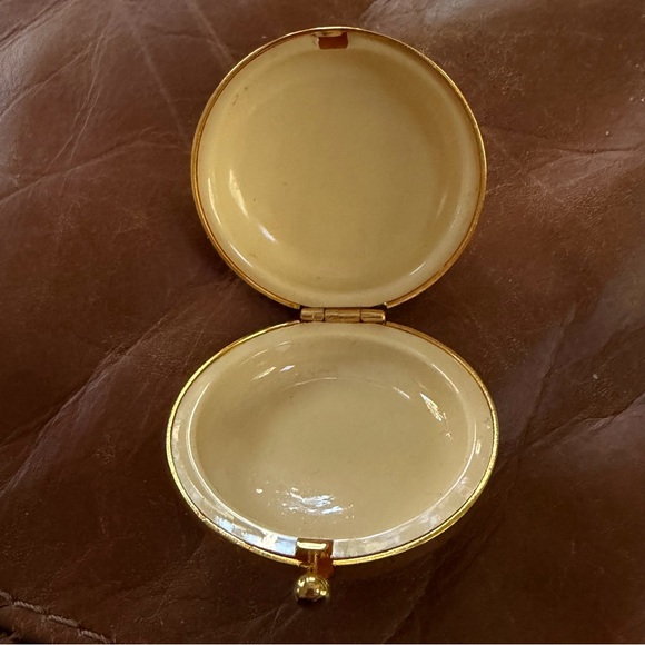 Pillbox - Picture 2 of 6